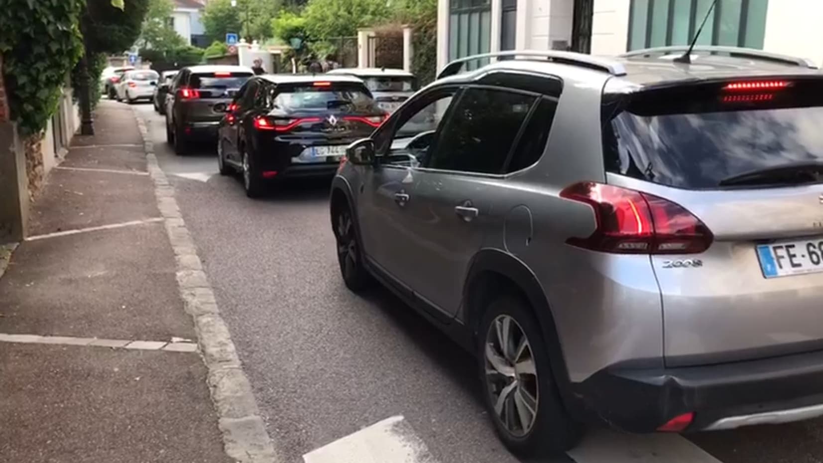 Des embouteillages à Saint-Cloud, le 6 juin 2024, causés par la fermeture surprise du périphérique.