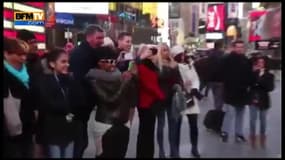 Un footballeur fait sa demande en mariage en plein Times Square