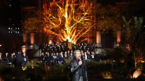 Jesse Hughes, le chanteur des Eagles of Death Metal, lors de la cérémonie du 13-Novembre à Paris le 13 novembre 2025