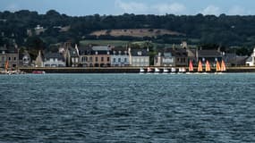 Le port de Saint-Vaast-la-Hougue, dans la Manche, le 5 août 2019.