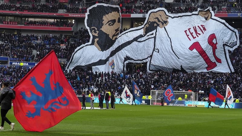 Un tifo à la gloire du geste de Nabil Fekir lors du derby de la saison 2017/2018.