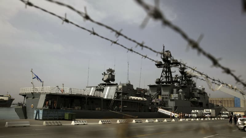 Russie: l'Ukraine affirme qu'un de ses drones a touché un navire russe sur une base en mer Noire