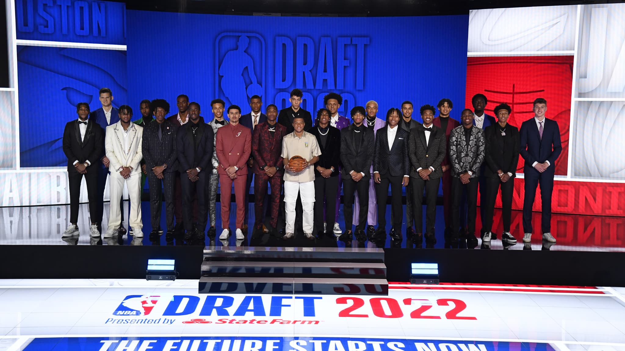 Kylian Mbappé avec certains joueurs de la Draft NBA 2022, le 23 juin 2022