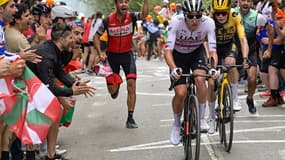 Les deux favoris Tadej Pogacar etJonas Vingegaard lors de la première étape du Tour de France 2023, le 1er juillet 2023