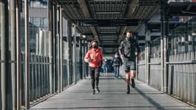 Des coureurs à Paris