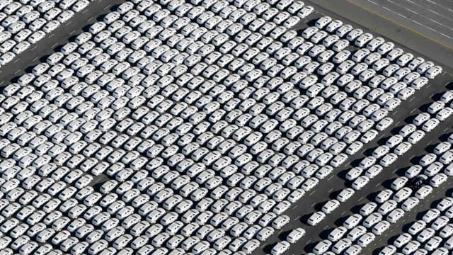 Un parc de voitures neuves du groupe Volkswagen, quelques semaines après le début du dieselgate en septembre 2015.
