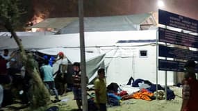 Des migrants au camp de Moria, sur l'île de Lesbos, le 2 juin 2016 (image d'illustration). 