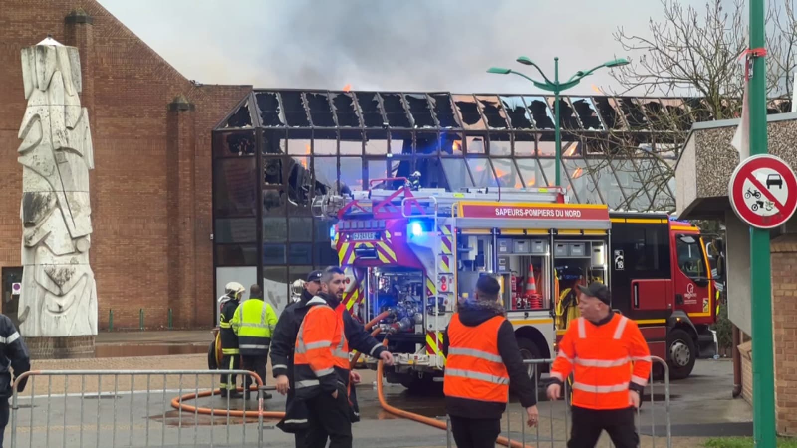 Incendie à Gravelines le maire appelle les habitants à rester chez eux