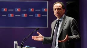 Jean-François Copé, patron de l'UMP, qui défend bec et ongles le débat de son parti sur la laïcité. Le parti présidentiel espère sortir dignement de ce débat controversé en formulant une série de propositions sur la neutralité des services publics notamme