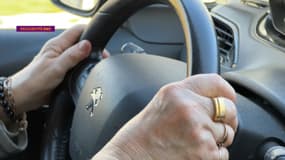 Une senior au volant (illustration)