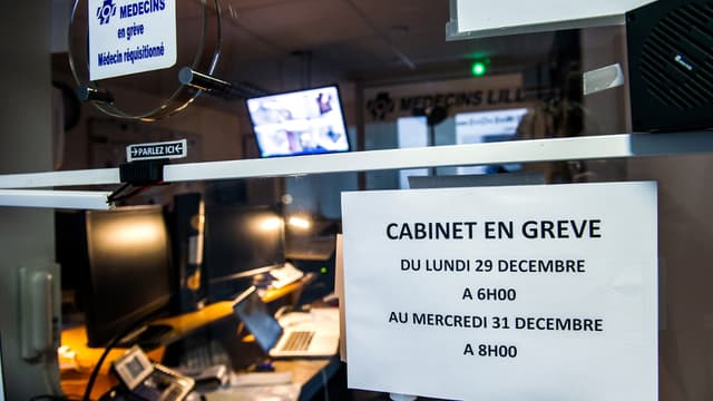 Les syndicats de médecins dénoncent la "surdité" du gouvernement face à leurs revendications.
