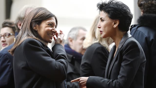 La maire de Paris (PS) Anne Hidalgo et la maire (LR) du 7e arrondissement de la capitale Rachida Dati, le 19 octobre 2016 à Paris.