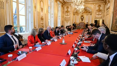 Le Premier ministre Gabriel Attal réunissant les membres de son gouvernement pour un séminaire à Matignon, le 10 février 2024 à Paris. (Photo d'archive)