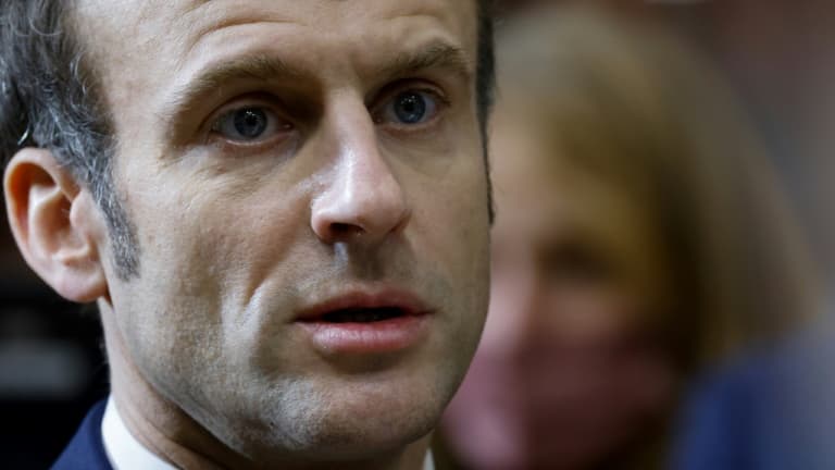 Le président Emmanuel Macron au Salon de l'agriculture le 26 février 2022 à Paris