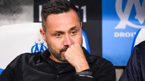 L'entraîneur de l'OM Roberto De Zerbi sur le banc au Vélodrome, 18 octobre 2025