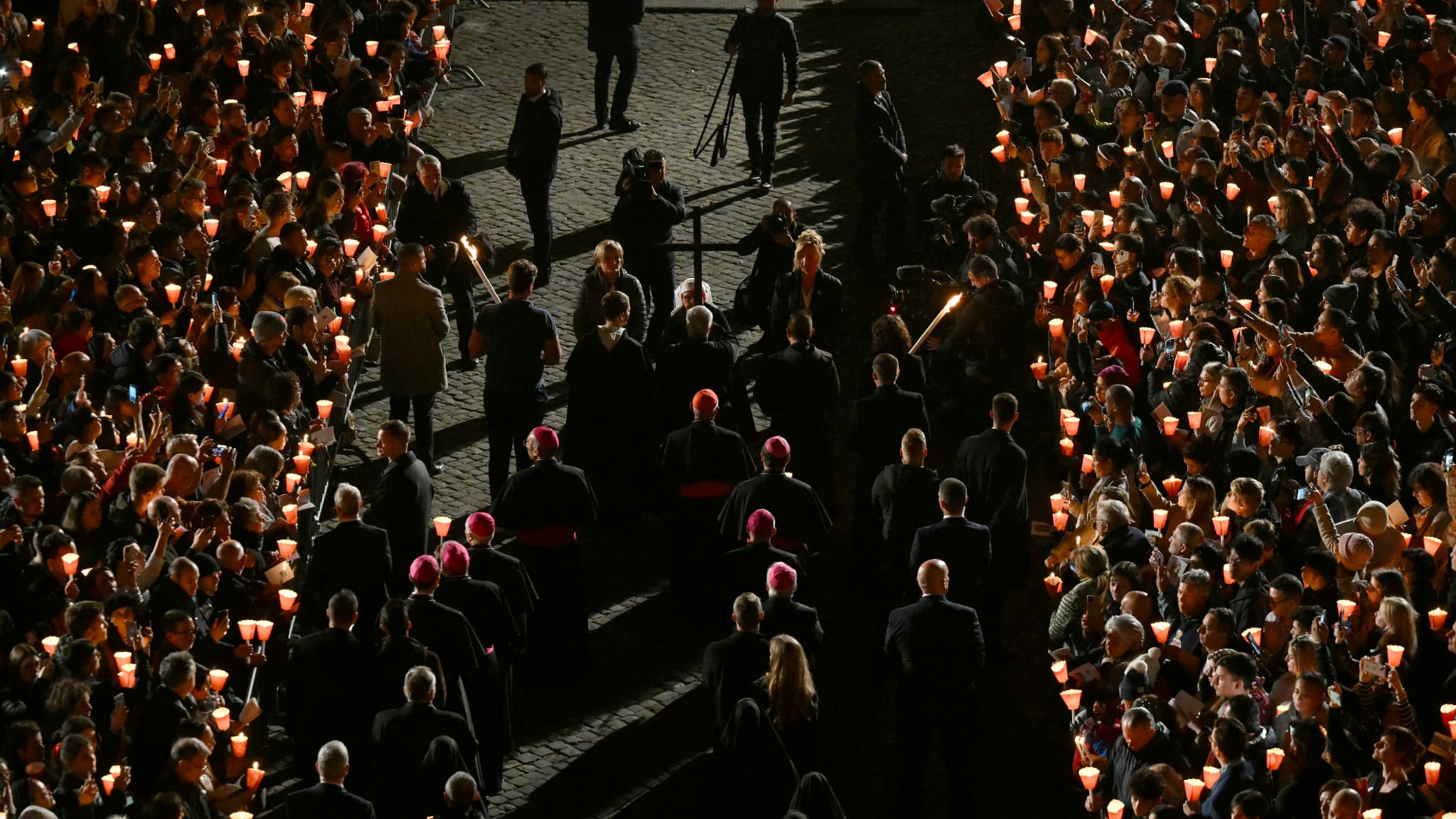 Vendredi saint: le pape françois annule sa participation au chemin de croix à la dernière minute