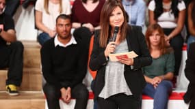 Evelyne Thomas sur le plateau de l'émission "C'est mon choix"