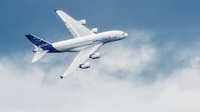 Qantas fut en 2001 la première compagnie à signer une commande ferme d'A380, et ce pour 12 appareils qui compose sa flotte pour le gros porteur d'Airbus en service aujourd'hui. 