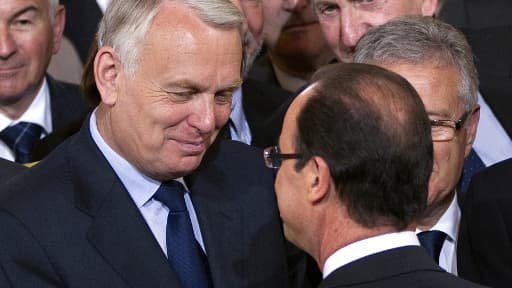 Jean-Marc Ayrault (de face) et François Hollande, en mai 2012.