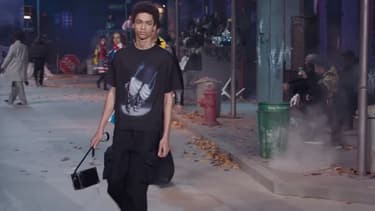 Un mannequin pendant le défilé Louis Vuitton prêt-à-porter homme automne/hiver 2019