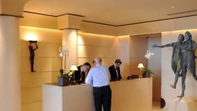 Les établissement de luxe, comme ici l'hotel Park Hyatt de Paris, devraient être plus lourdement taxés.