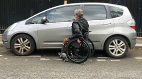 Les personnes handicapées doivent désormais prendre un ticket virtuel pour pouvoir stationner gratuitement dans les rues de la capitale. 