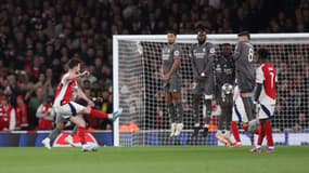 Le coup franc splendide de Declan Rice lors d'Arsenal-Real Madrid (3-0, Ligue des champions), le 8 avril 2025