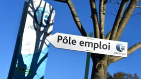 Le nombre de chômeurs a de nouveau diminué (-4,1%) en juillet, soit 174.300 inscrits en catégorie A en moins, une baisse due comme en mai et juin au retour de demandeurs d'emploi vers l'activité réduite
