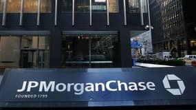 JPMorgan n'en a visiblement pas terminé avec l'affaire de la baleine de Londres. Un rapport parlementaire lui reproche d'avoir minimisé l'ampleur de ses pertes auprès des investisseurs et des autorités.