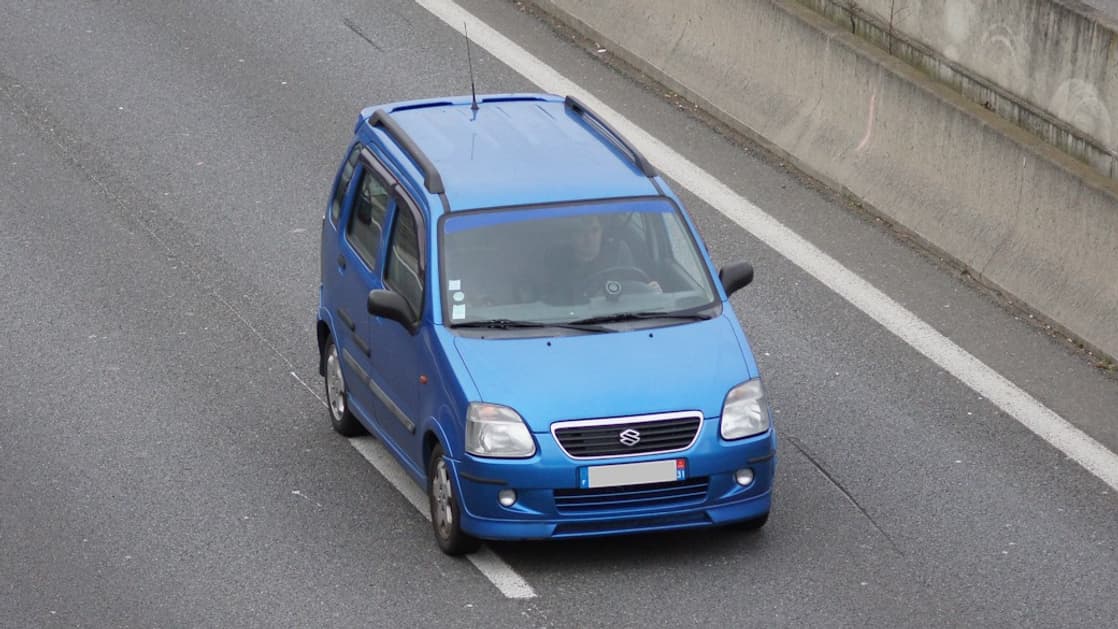 Oui, un K-Car c'est souvent peu gracieux et petit. Comme ce bon vieux Wagon R.