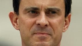 Manuel Valls, le ministre de l'Intérieur, a réaffirmé mercredi sa volonté d'évacuer avec fermeté les campements de Roms illicites disséminés en France tout en mettant en avant son souci de mener un travail de concertation systématique. /Photo prise le 17