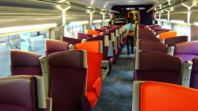 L'aménagement de Christian Lacroix du TGV L'aménagement de Christian Lacroix du TGV