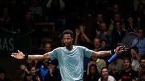G. Monfils