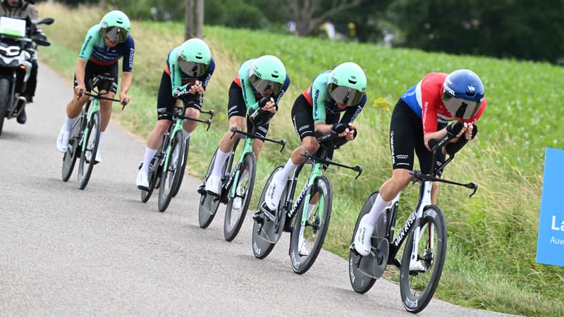 Les Decathlon CMA CGM sur le contre la montre par equipes du Tour Auvergne Rhone Alpes le 9 juin 2026 2300714