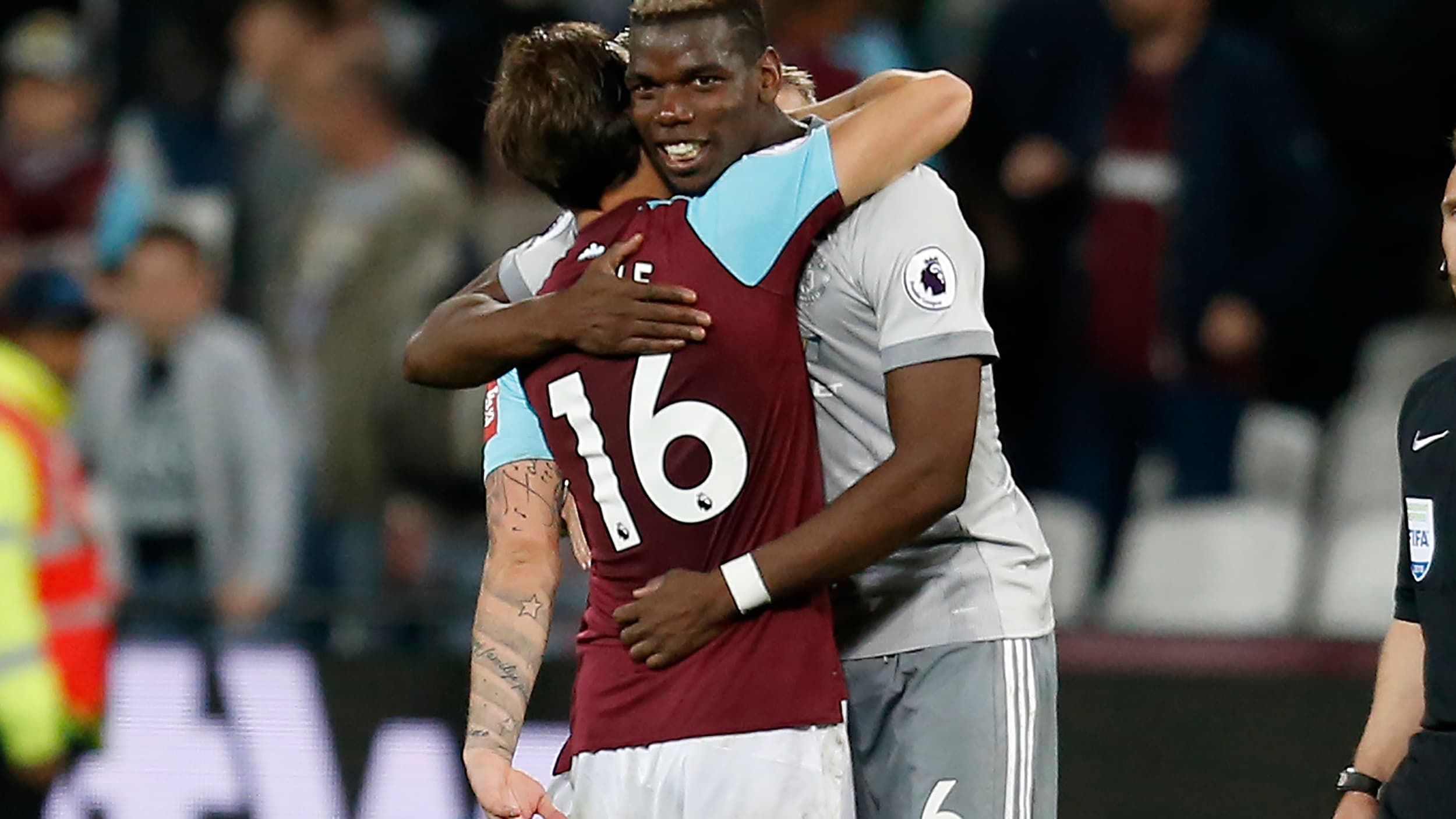 Paul Pogba se réconcilie avec Mark Noble Paul Pogba se réconcilie avec Mark Noble