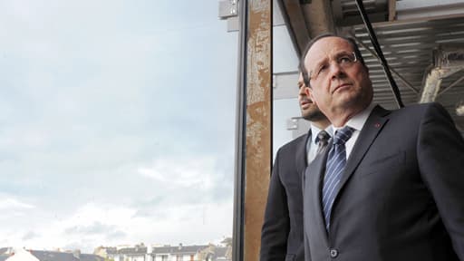 Le président de la République François Hollande, sur le site du futur musée Pierre Soulages, à Rodez, le 29 mai 2013