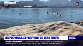 Marseille: à six jours de Noël, les habitants profitent du soleil et de la plage