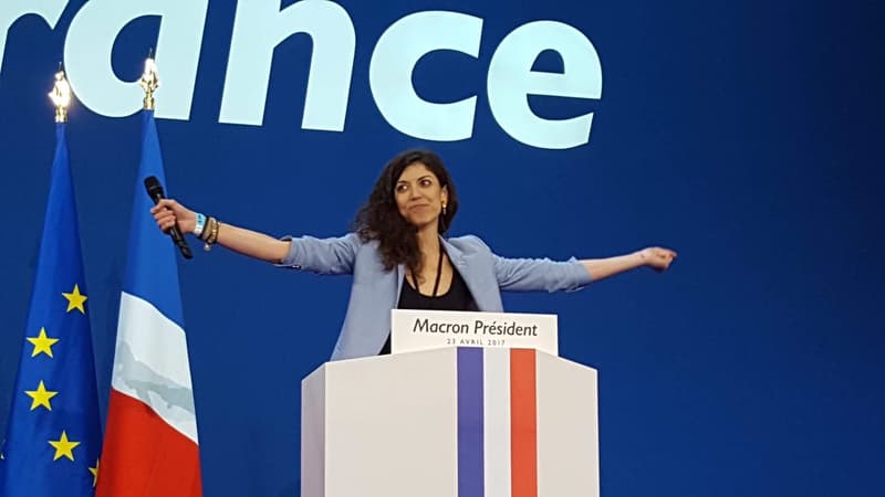 Axelle Tessandier a annoncé le soir du 23 avril l'arrivée d'Emmanuel Macron, à la tribune, à la porte de Versailles, pour son premier discours de candidat qualifié pour le 2ème tour de l'élection présidentielle.