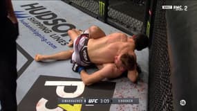  UFC 267 : Makhachev fait abandonner Hooker d'une superbe soumission