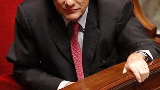 Un nouveau groupe rassemblant des députés centristes, radicaux et indépendants a été constitué à l'Assemblée nationale autour de l'ancien ministre de l'Ecologie Jean-Louis Borloo. Il comptait dans un premier temps 17 membres avant d'être rejoint en fin d'