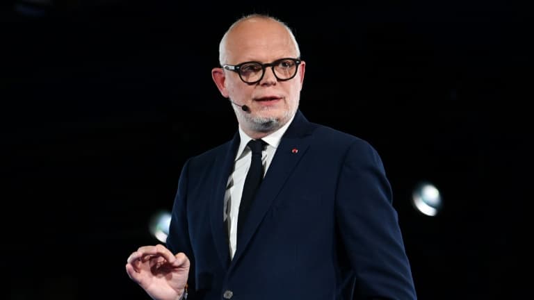 L'ex-premier ministre Edouard Philippe  s'exprime lors du permier congrès de son parti, Horizons, le 25 mars 2023 à Vincennes (Val-de-Marne)  