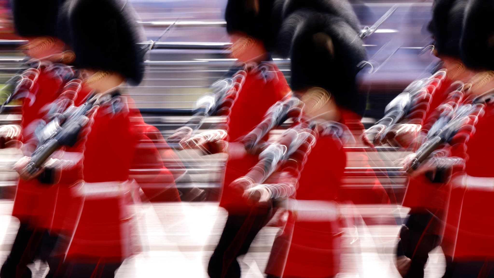 Les Coldstream Guards, une unité de la Household Division Foot Guards, défilent sur le Mall à Londres le 17 juillet 2024, avant la cérémonie d'ouverture du Parlement. Les Coldstream Guards, une unité de la Household Division Foot Guards, défilent sur le Mall à Londres le 17 juillet 2024, avant la cérémonie d'ouverture du Parlement.