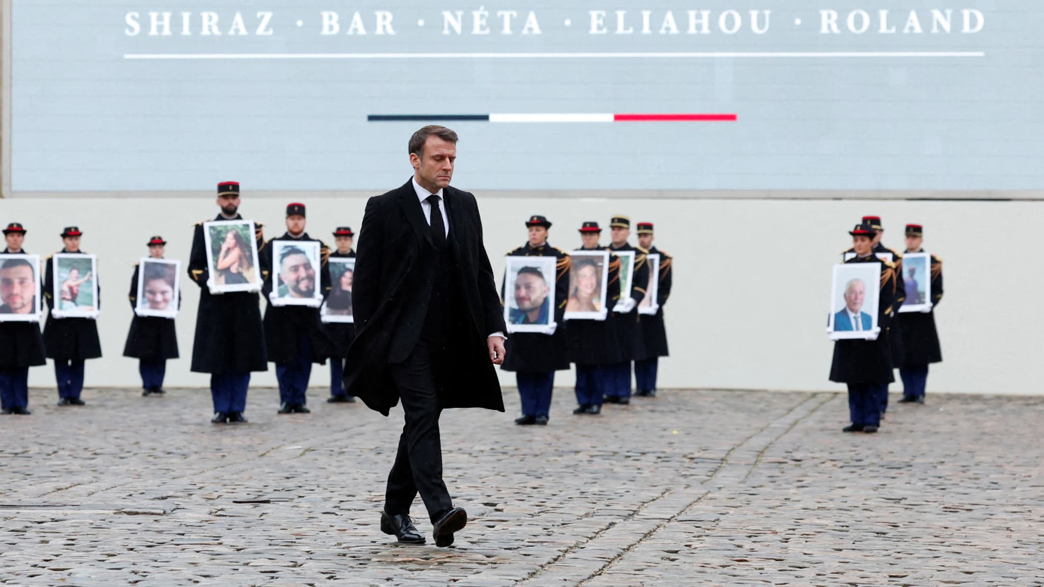 Emmanuel Macron aux Invalides, ce mercredi, pour la cérémonie d'hommage aux victimes françaises du Hamas. Emmanuel Macron aux Invalides, ce mercredi, pour la cérémonie d'hommage aux victimes françaises du Hamas.