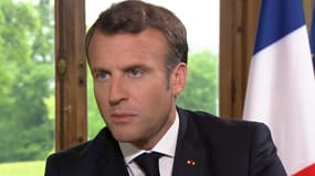 Emmanuel Macron à la télévision suisse. 