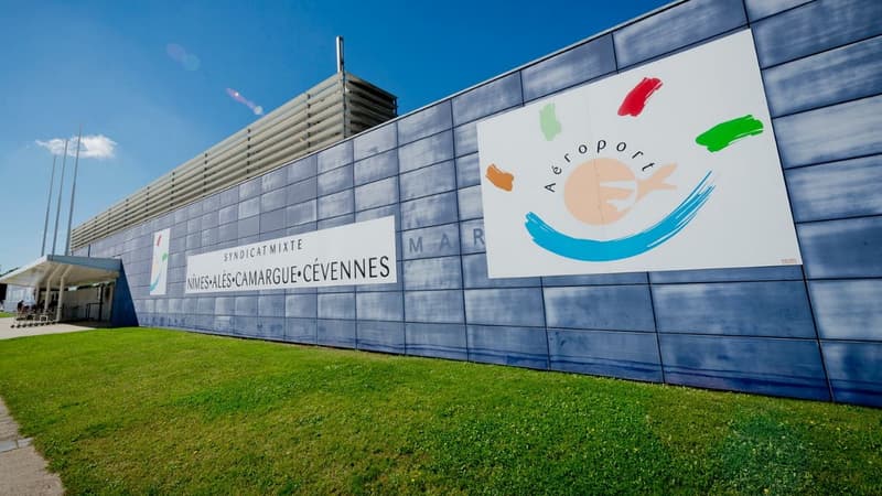 L'aéroport de Nîmes-Alès-Camargue-Cévennes fait partie des 18 aéroports concernés par la cession des actifs français du groupe canadien SNC Lavalin. Pour cet aéroport,  SNC LAVALIN avait obtenu la délégation de service public le 1er Janvier 2013 pour une durée de 7 ans.