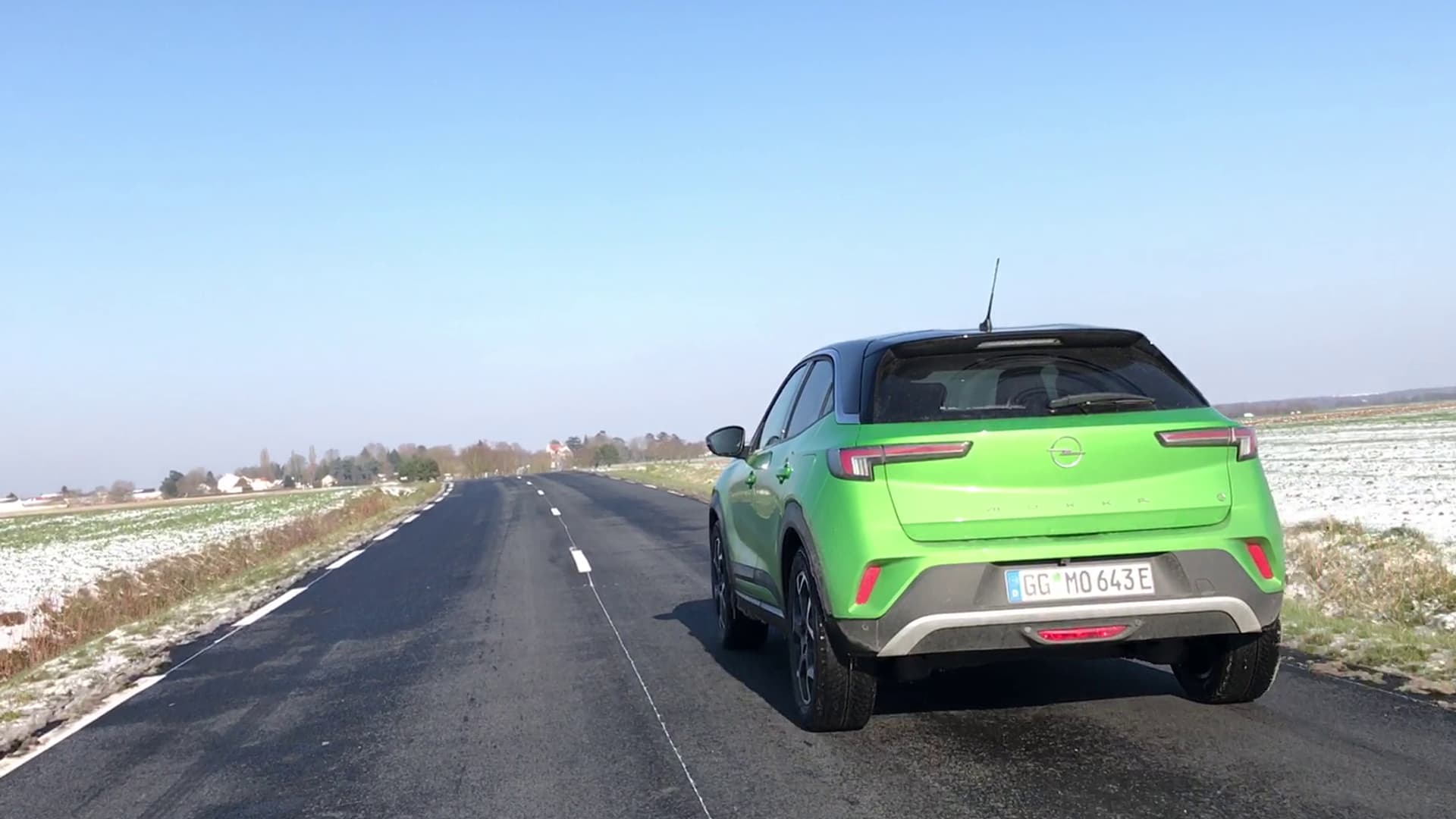 En mode sport, le Mokka-e propose une puissance de 136 chevaux.