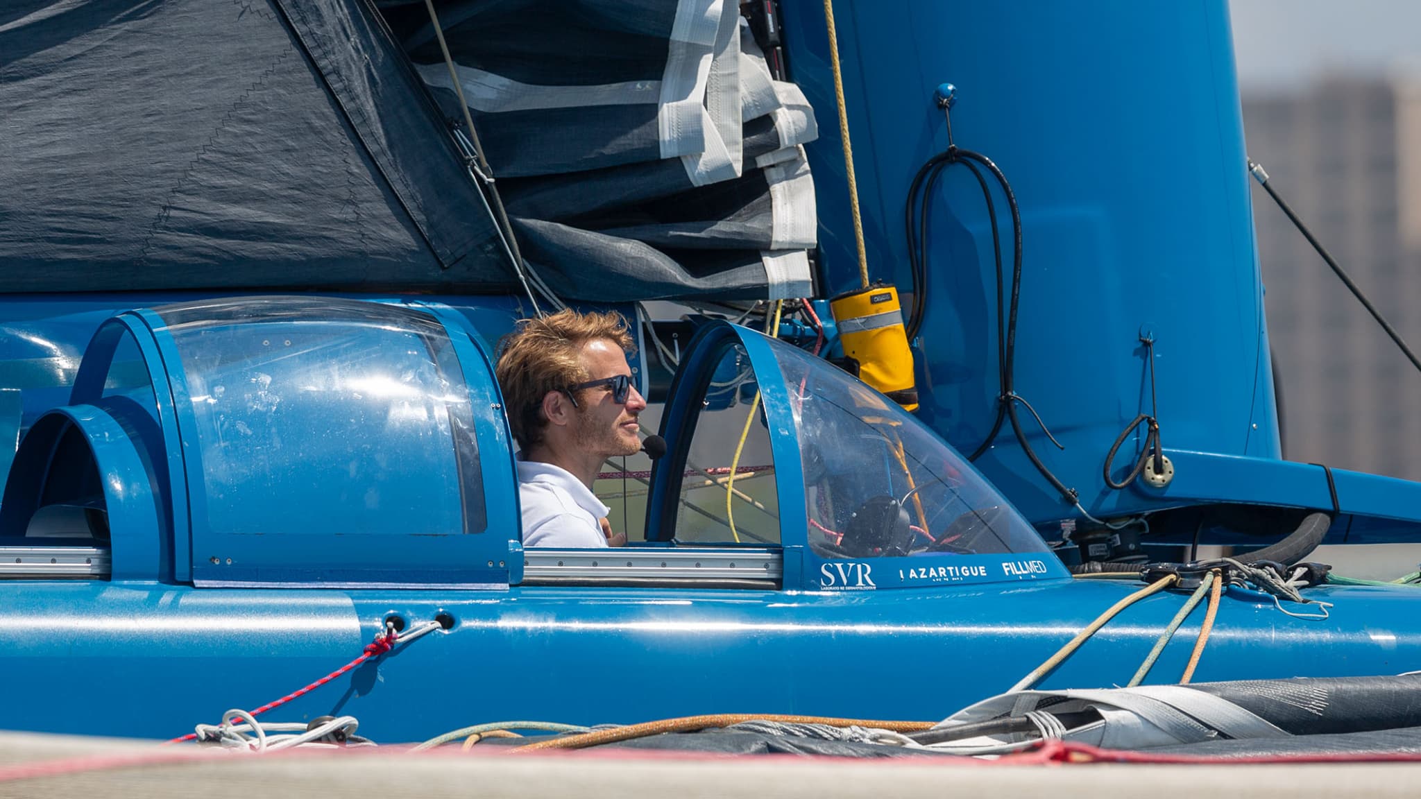 François Gabart à bord de son trimaran SVR-Lazartigue.