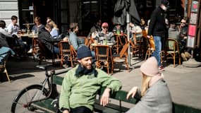 Des passants dans les rues de Copenhague