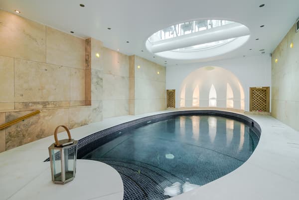 Une piscine dans un "basement" à Londres Une piscine dans un "basement" à Londres