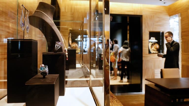 Photo prise à l'ouverture de la bijouterie Louis Vuitton, Place Vendôme à Paris, le 03 juin 2012 (photo d'illustration)